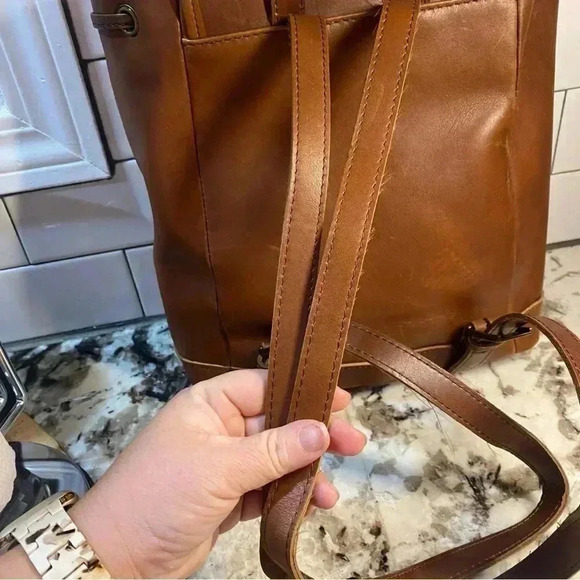 Vintage L. L. Bean Leather Cinched Snap Backpack - Picture 5 of 13